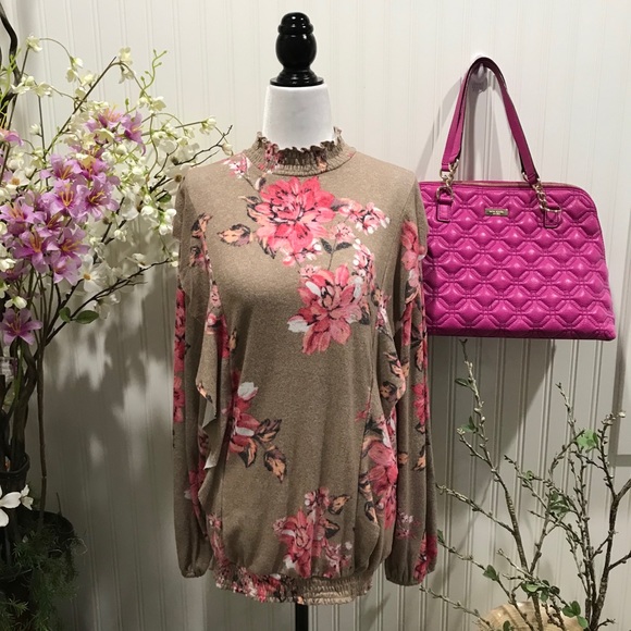 PlusSz 0x Ruffle Mock Neck w Smocking - Picture 7 of 13